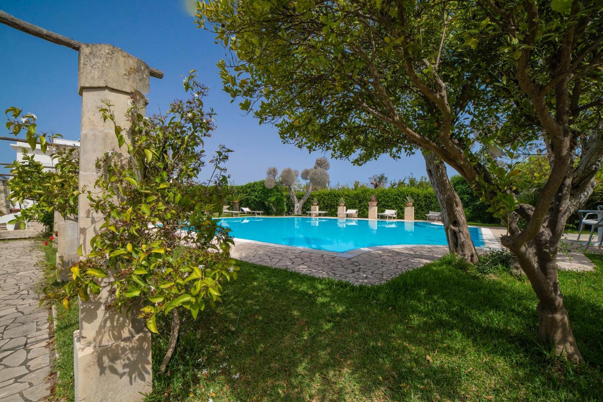 Villa Lisa Garden And Pool - Happy Rentals Melendugno Exterior photo